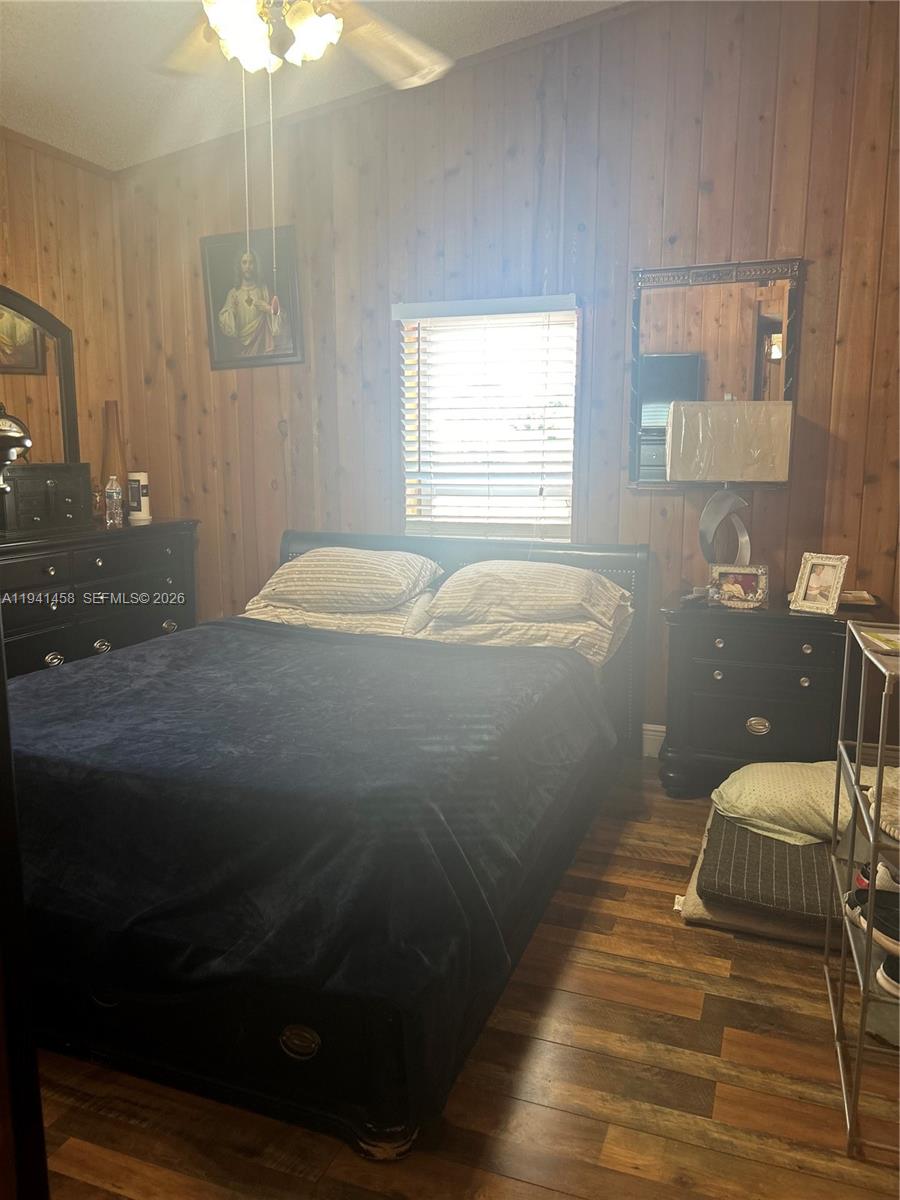 KEY LARGO TRAILER VILLAGE - Residential