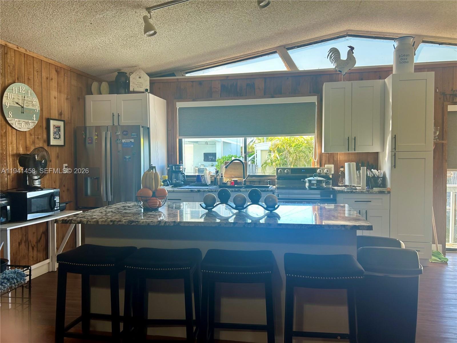 KEY LARGO TRAILER VILLAGE - Residential