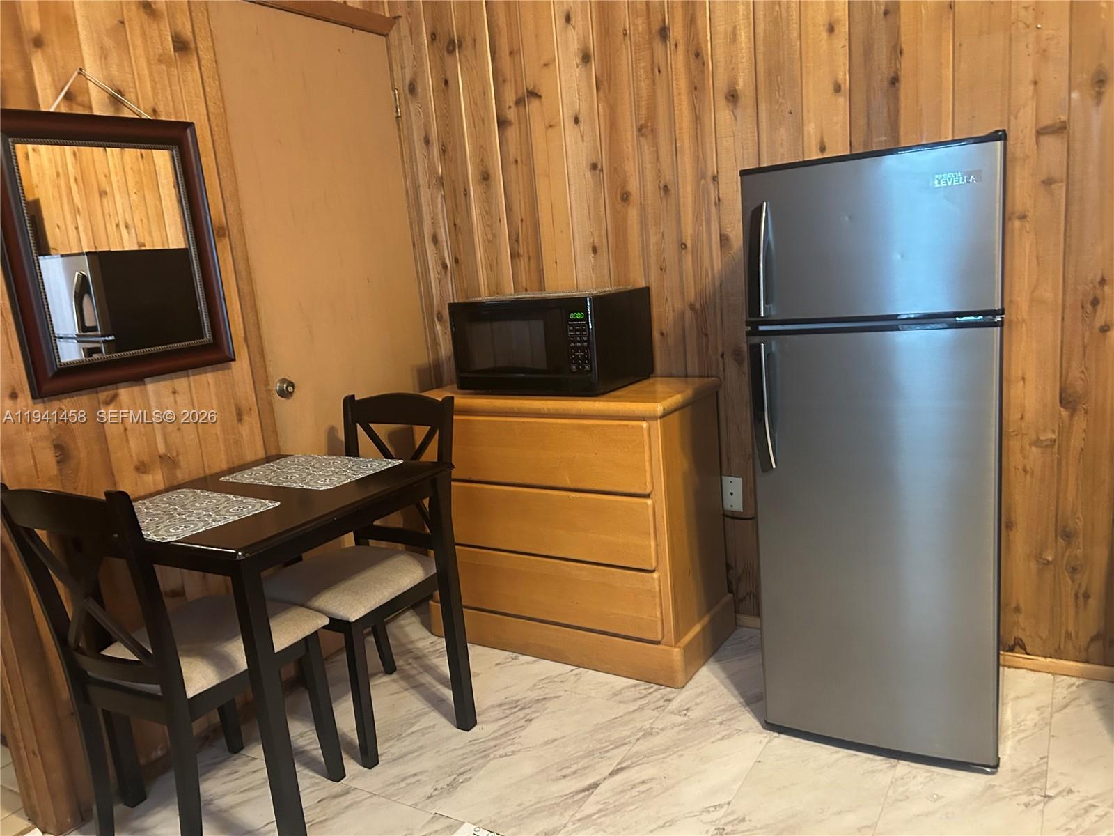 KEY LARGO TRAILER VILLAGE - Residential