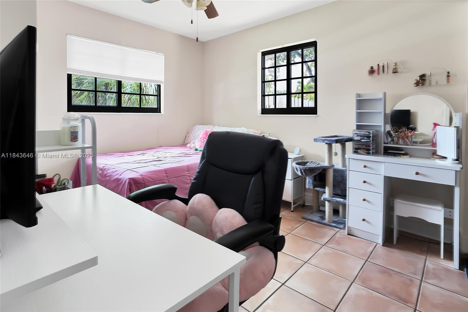 SHORES CALUSA - Residential