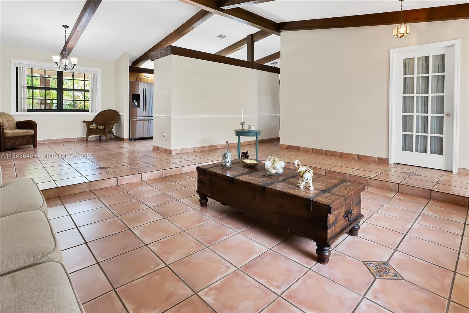 SHORES CALUSA - Residential