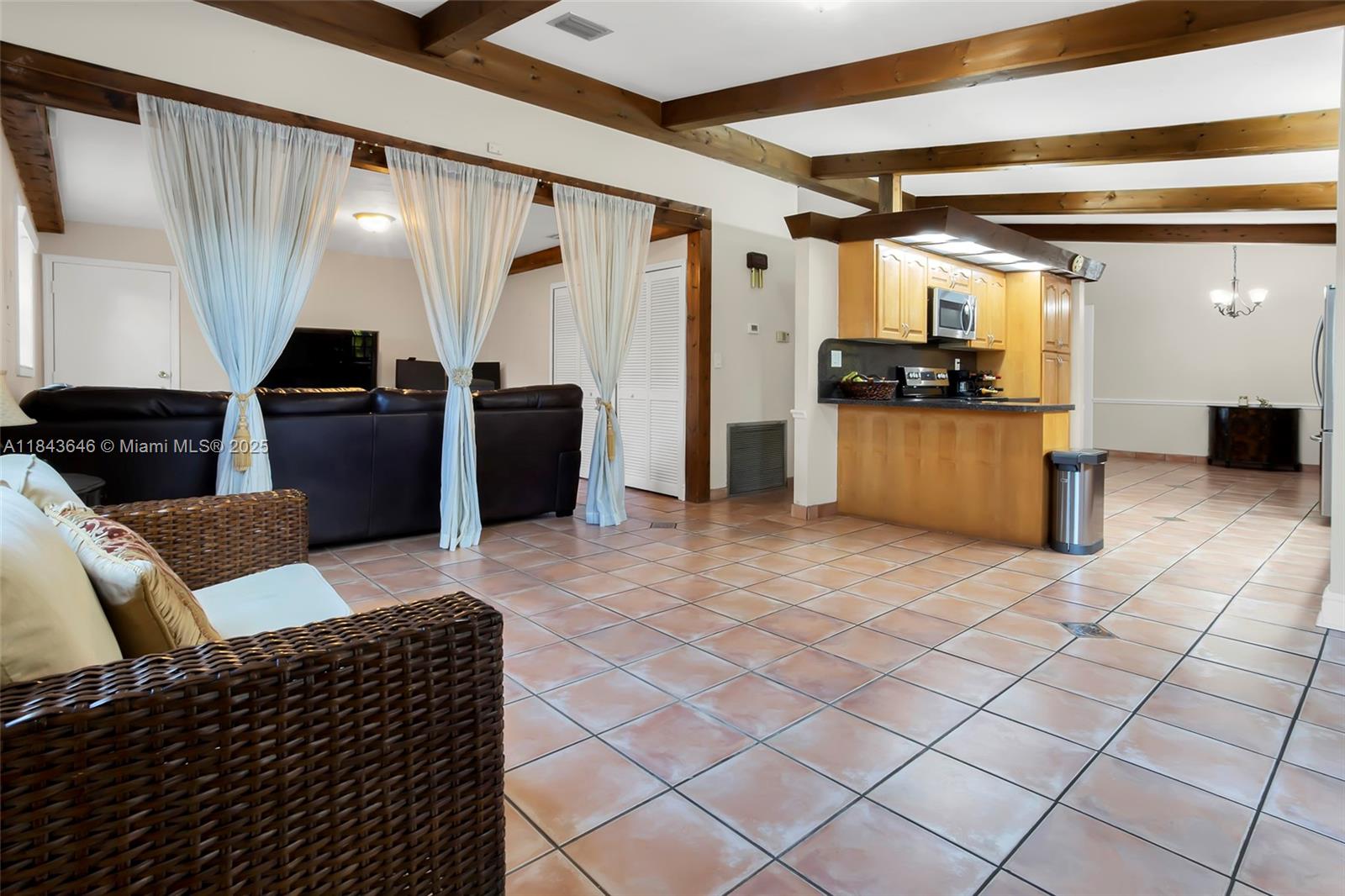 SHORES CALUSA - Residential