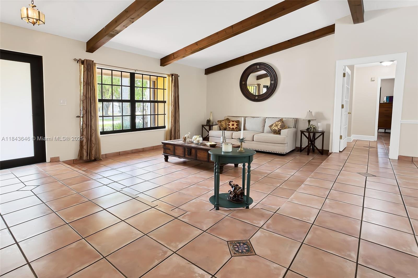 SHORES CALUSA - Residential