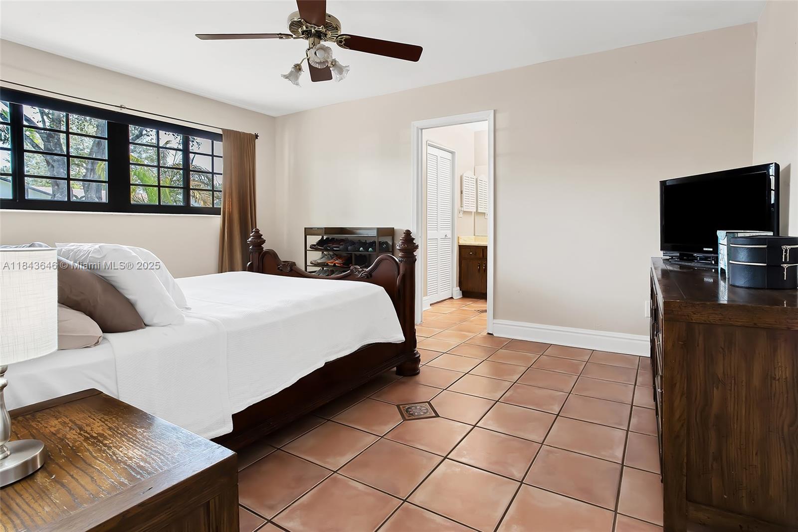 SHORES CALUSA - Residential