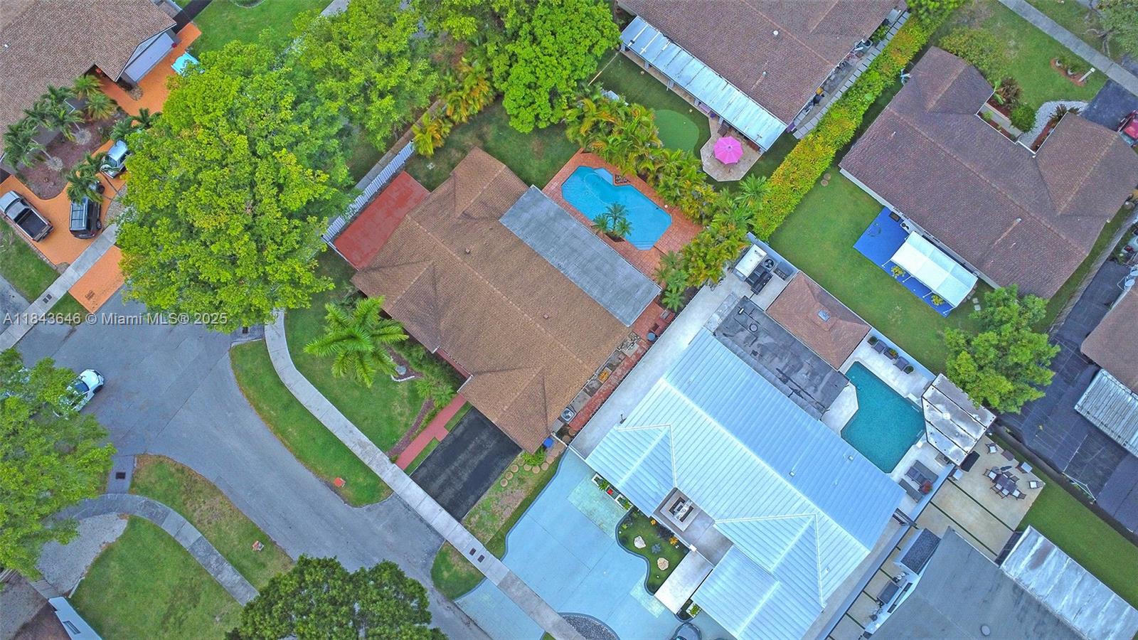 SHORES CALUSA - Residential