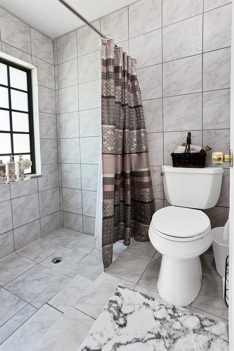 SHORES CALUSA - Residential