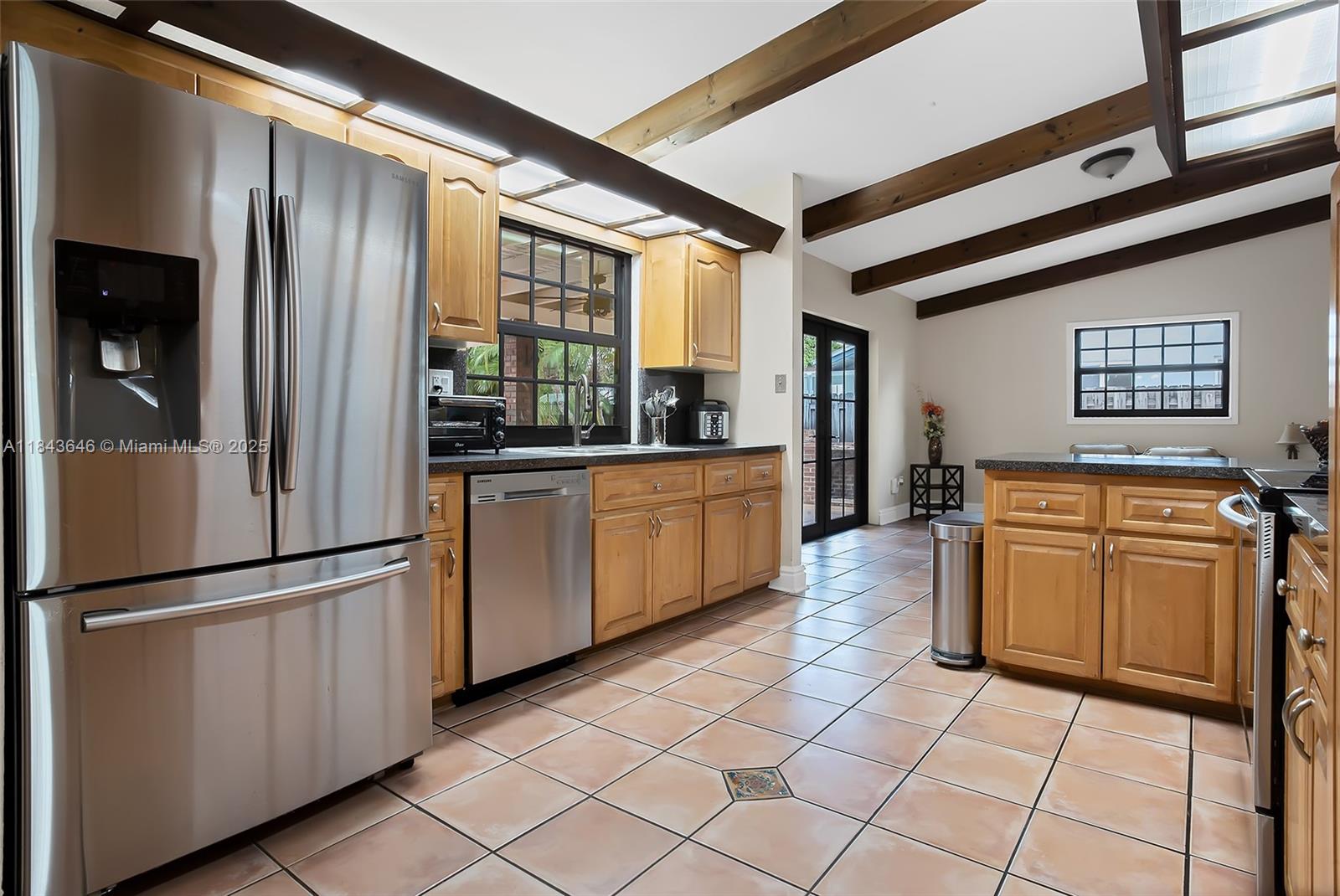 SHORES CALUSA - Residential