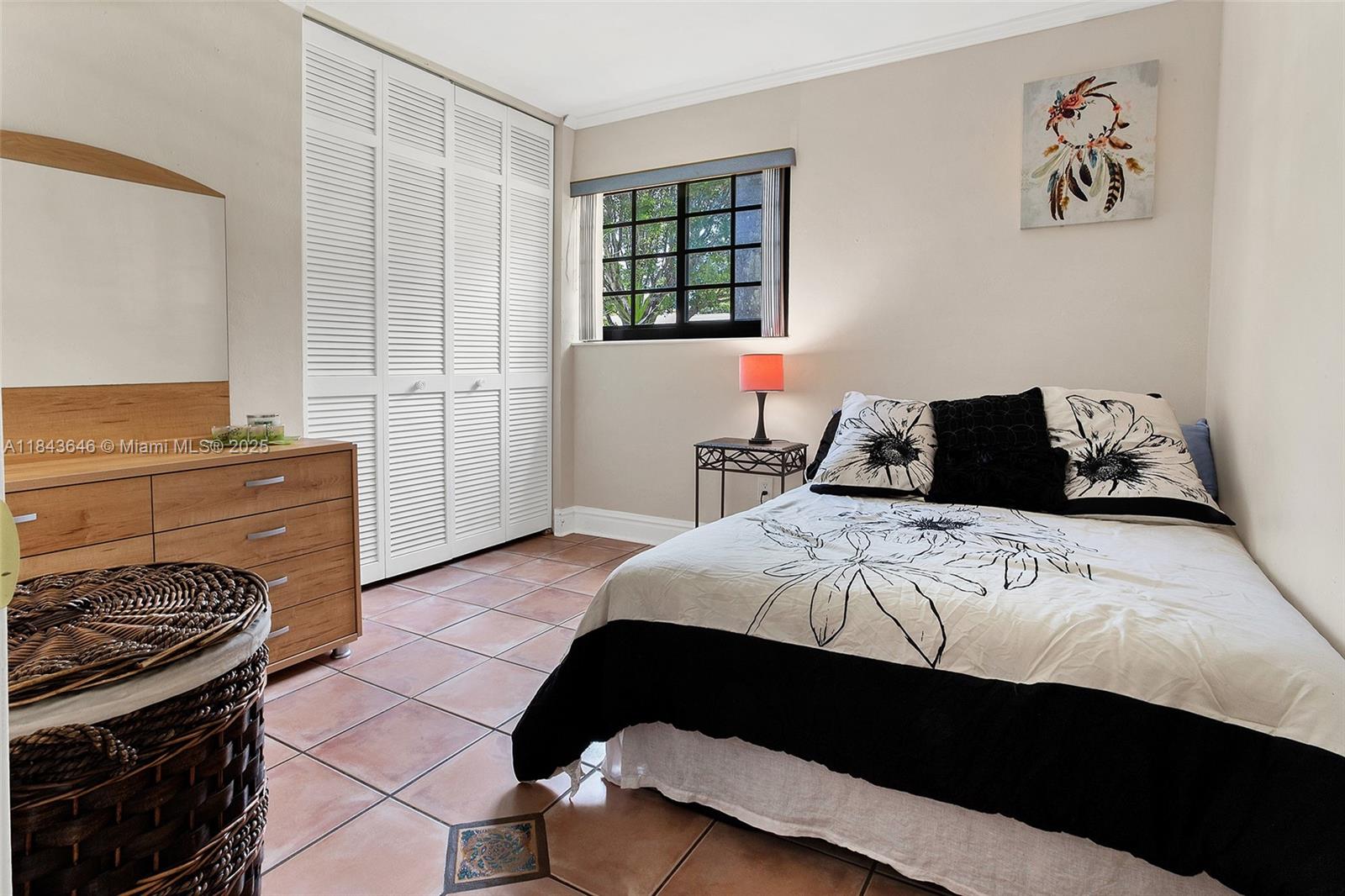 SHORES CALUSA - Residential