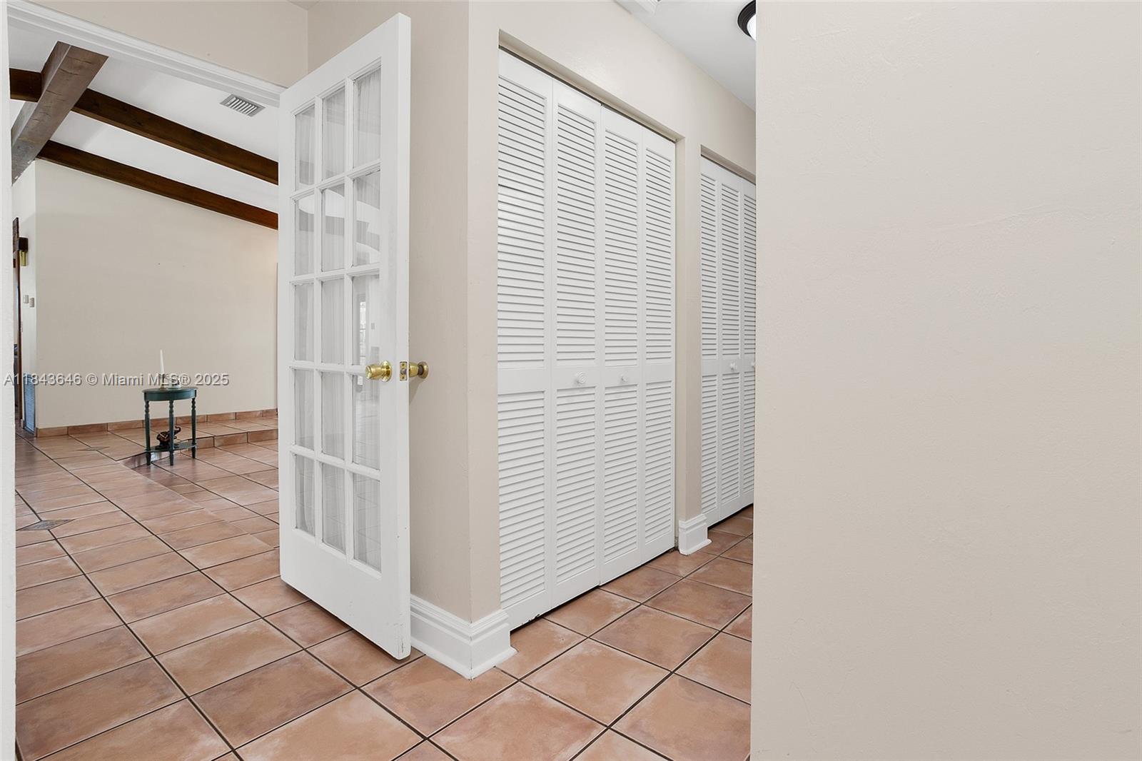 SHORES CALUSA - Residential