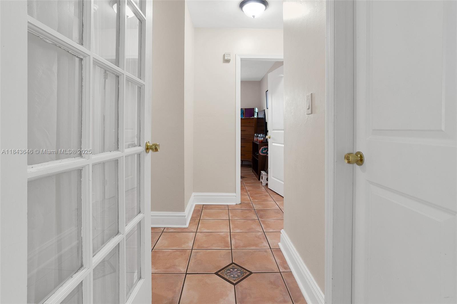 SHORES CALUSA - Residential