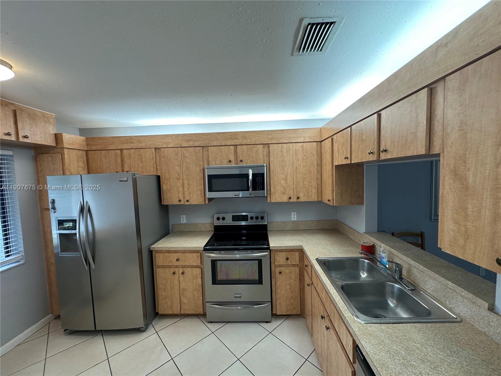 VILLAS OF BONAVENTURE AT - Residential Lease