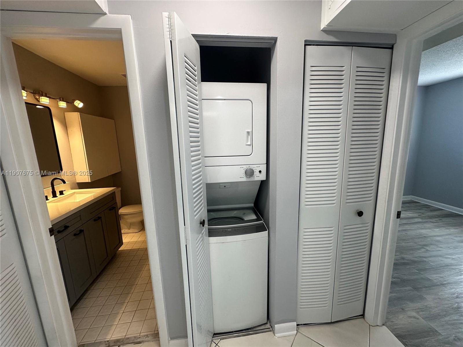 VILLAS OF BONAVENTURE AT - Residential Lease