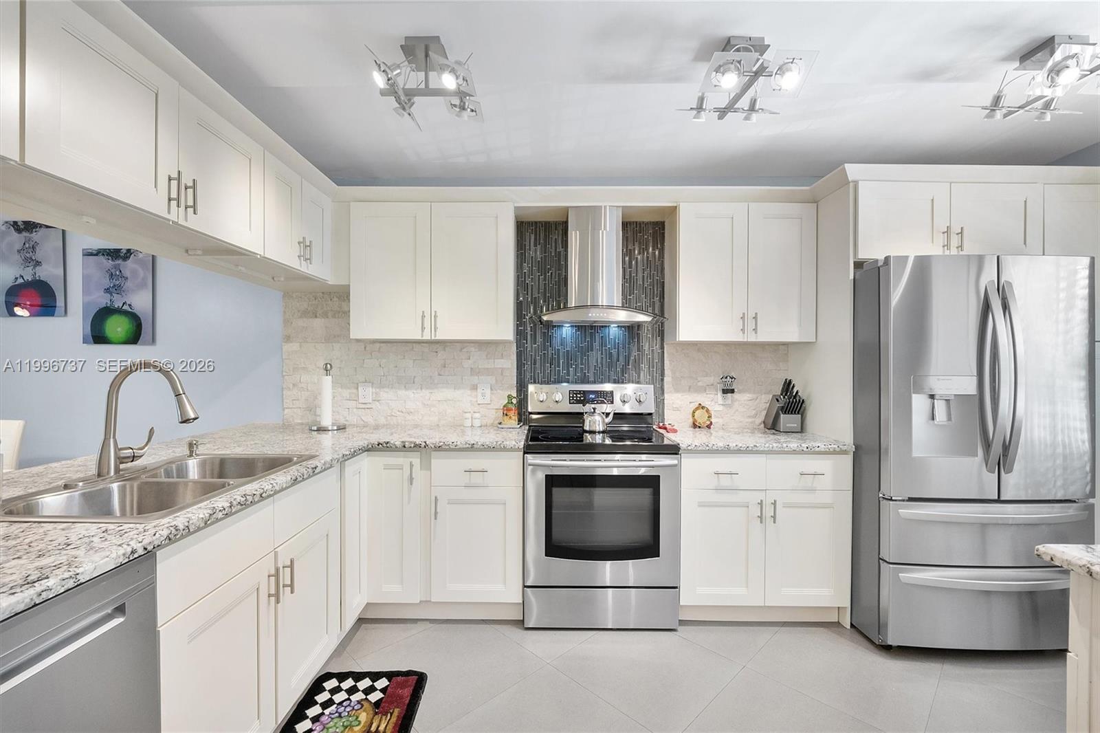 NO 115 PALM-AIRE COUNTRY - Residential