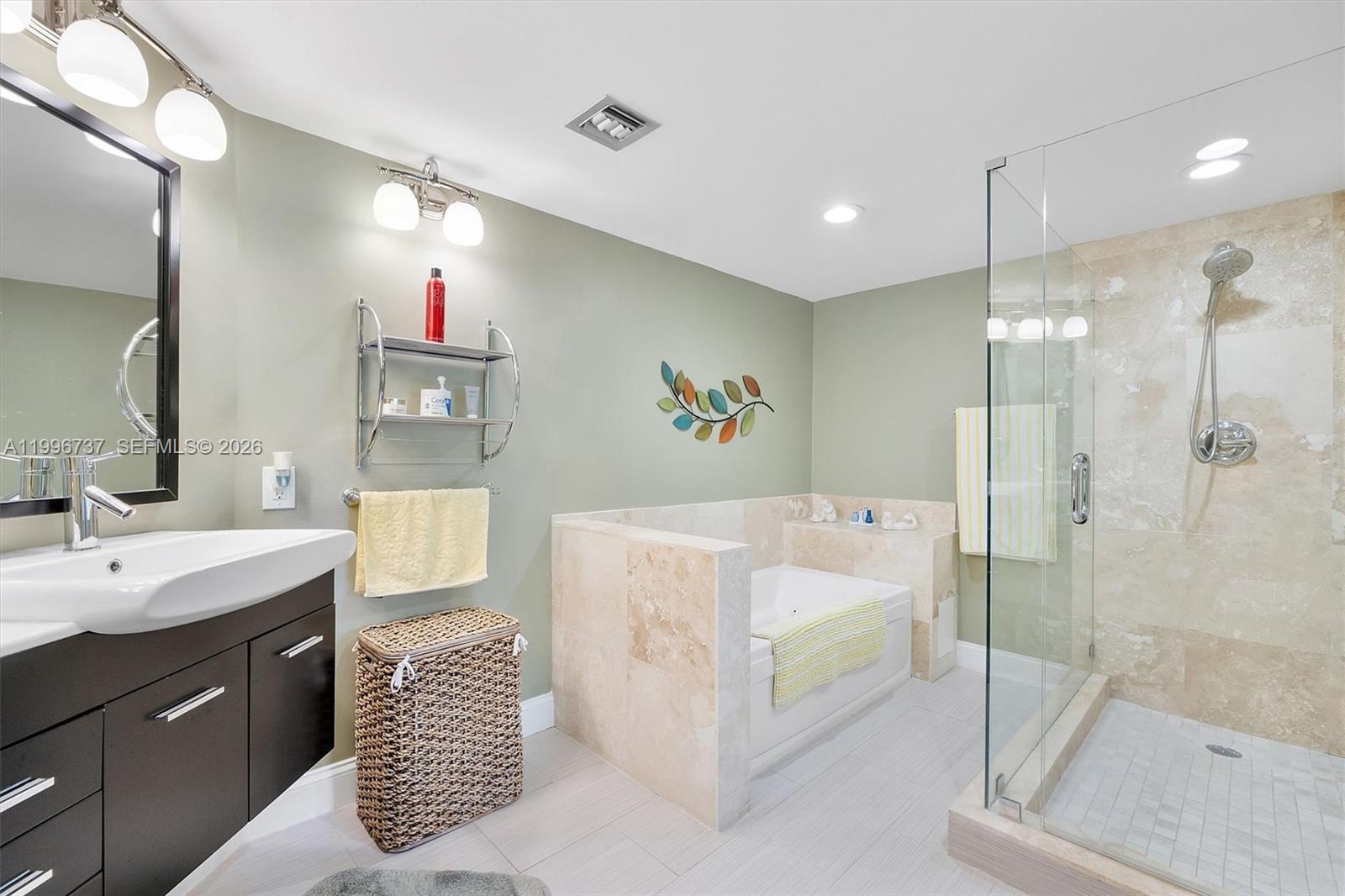 NO 115 PALM-AIRE COUNTRY - Residential