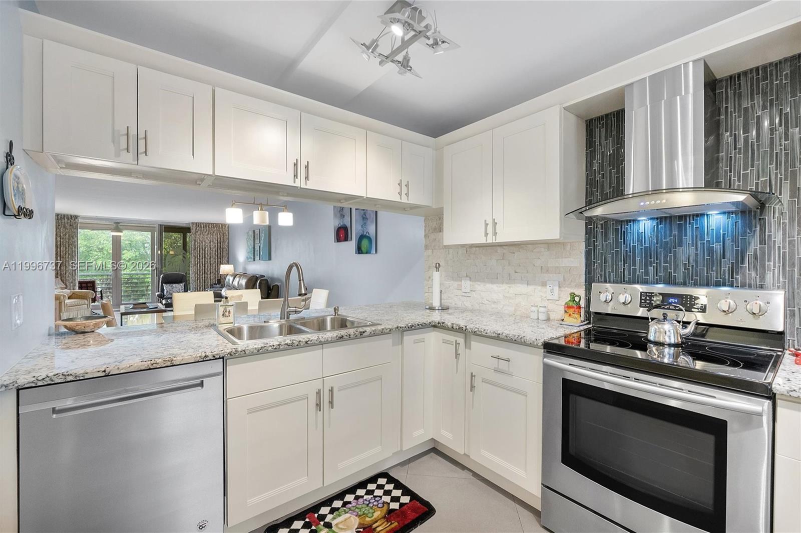 NO 115 PALM-AIRE COUNTRY - Residential