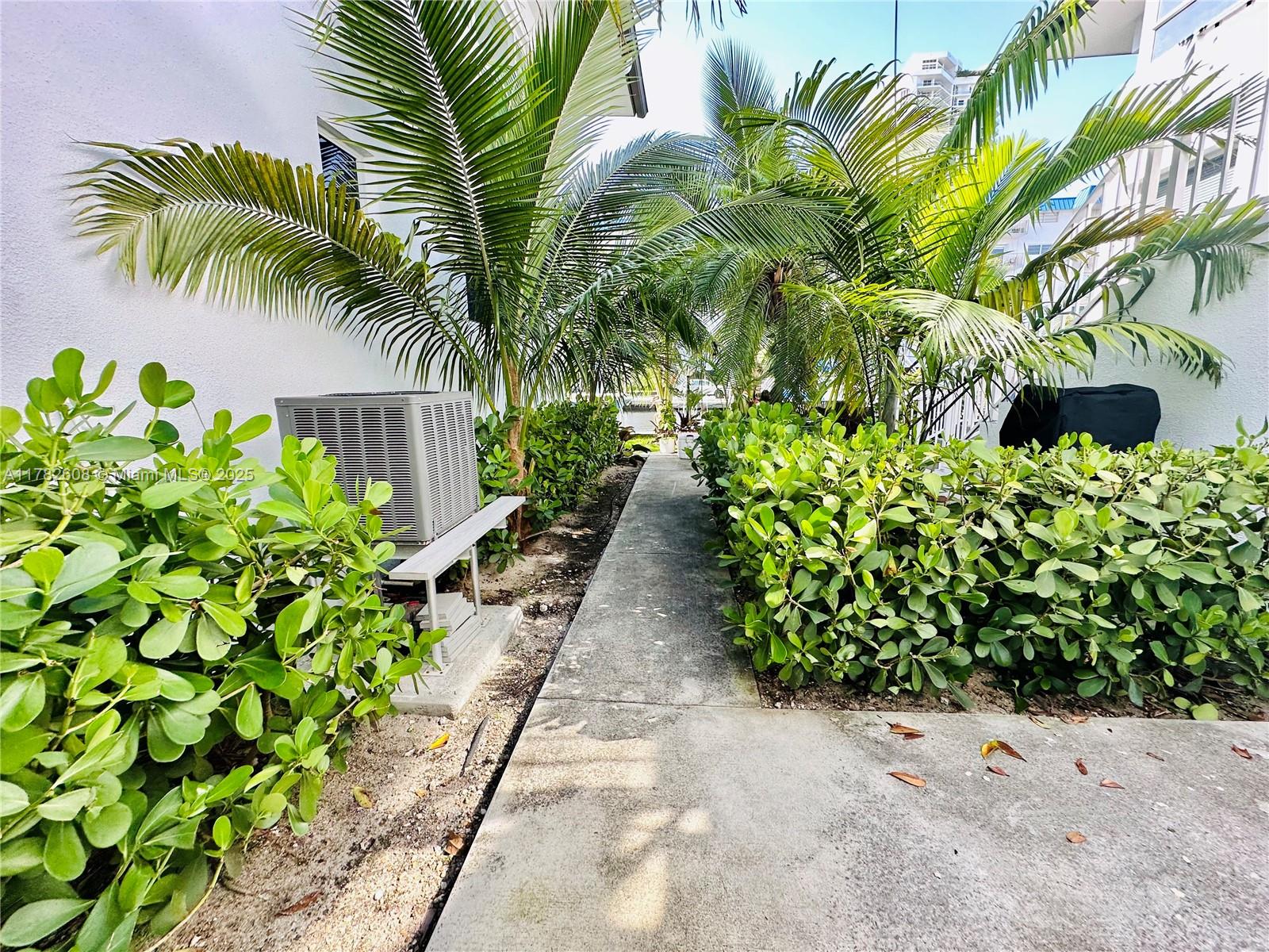 EASTERN SHORES 2ND ADDN - Residential