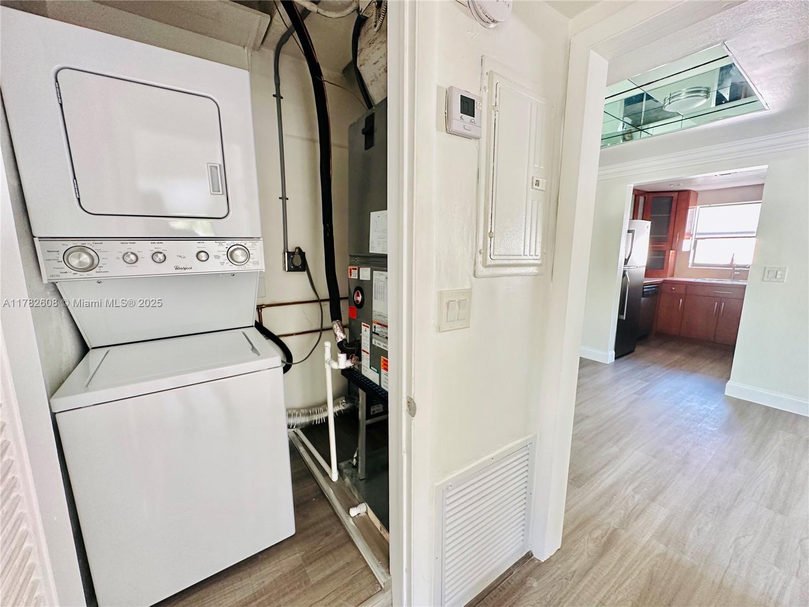 EASTERN SHORES 2ND ADDN - Residential