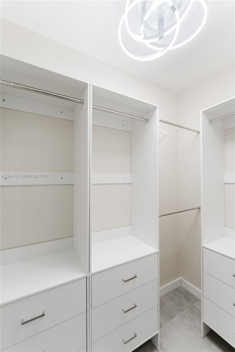 WATERSIDE CONDOMINUIM - Residential