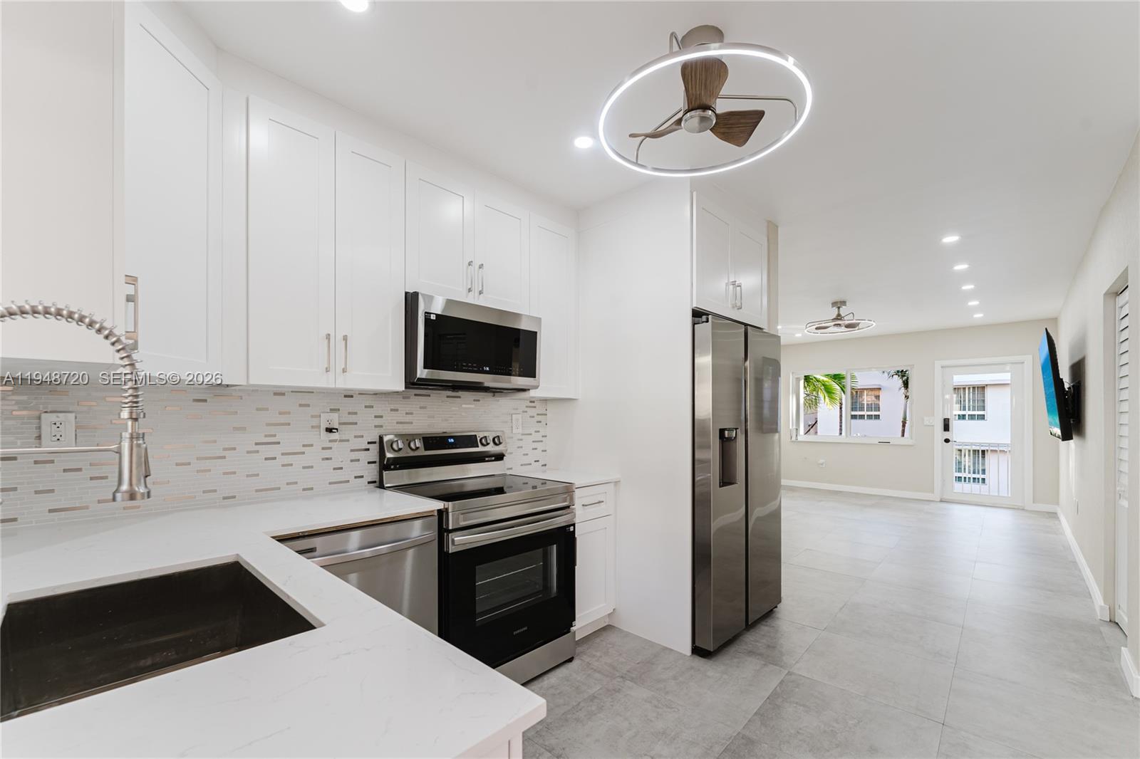 WATERSIDE CONDOMINUIM - Residential