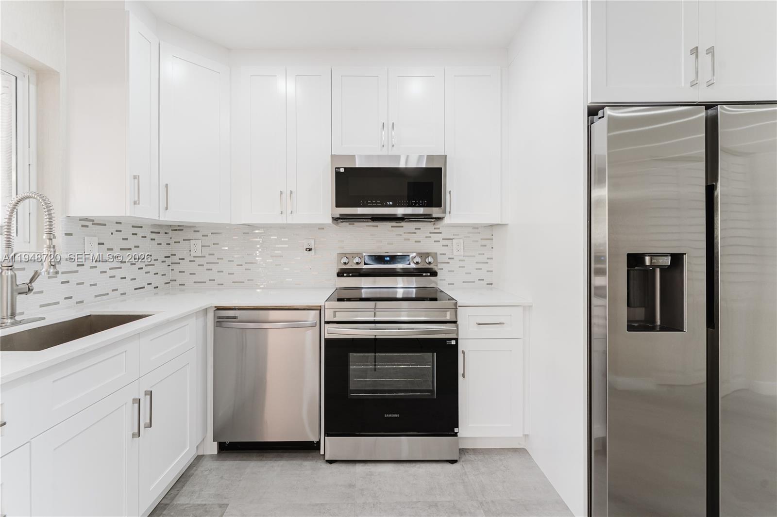 WATERSIDE CONDOMINUIM - Residential