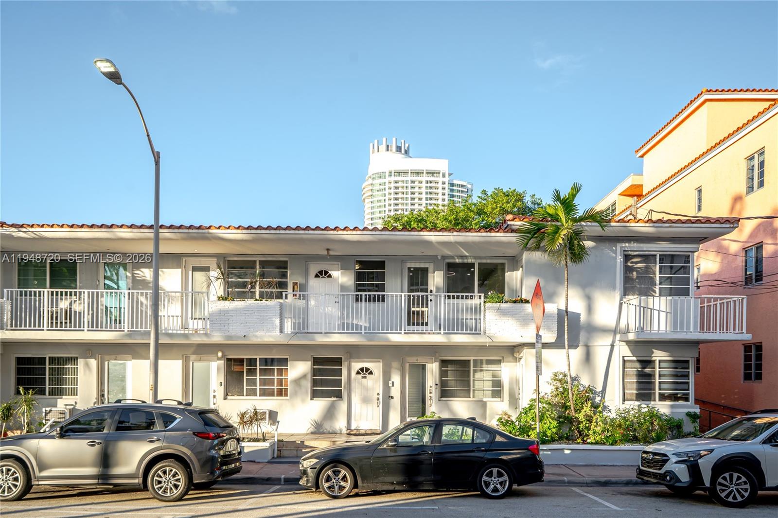 WATERSIDE CONDOMINUIM - Residential