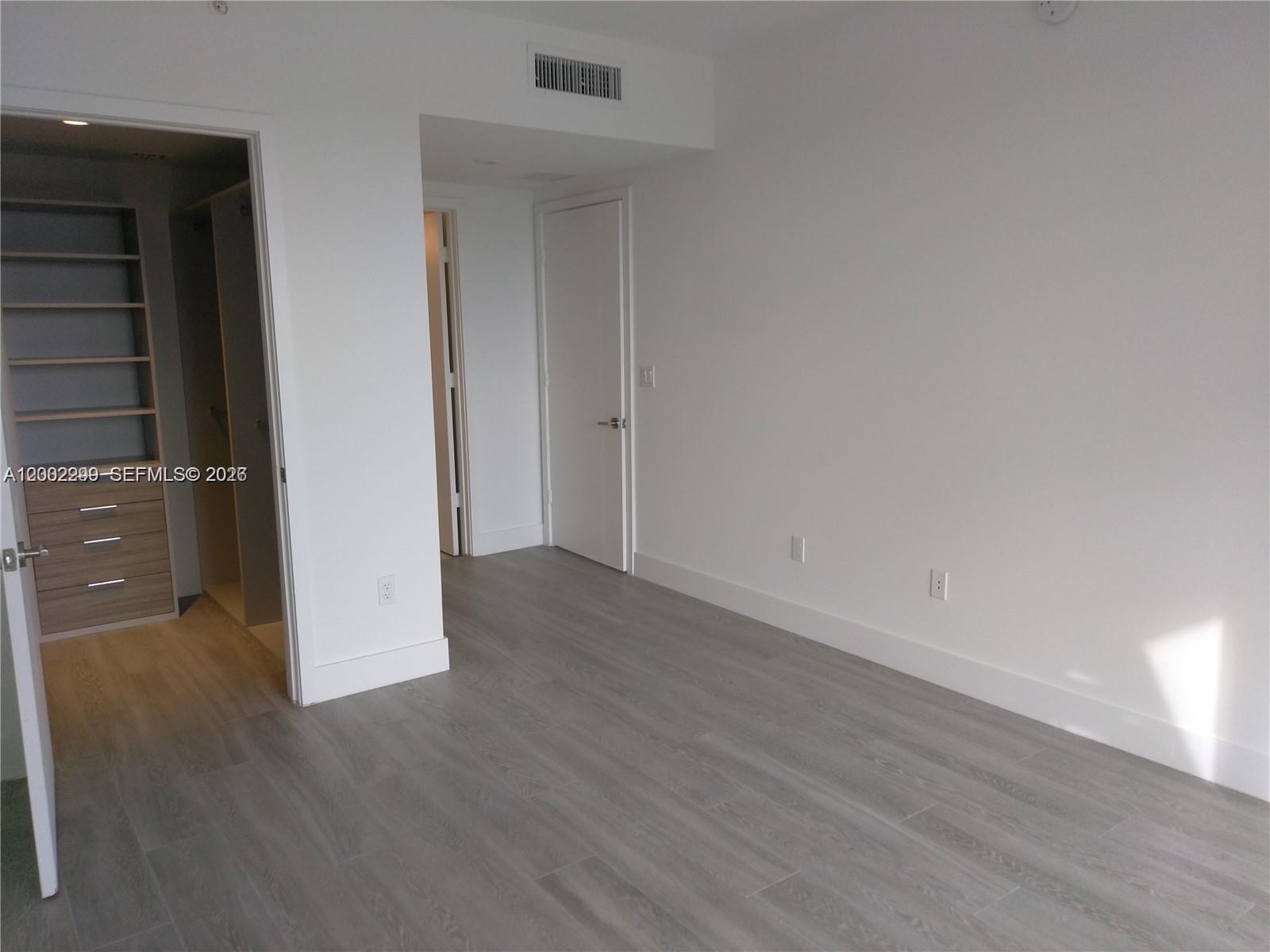 1010 SW 2nd Ave 1901