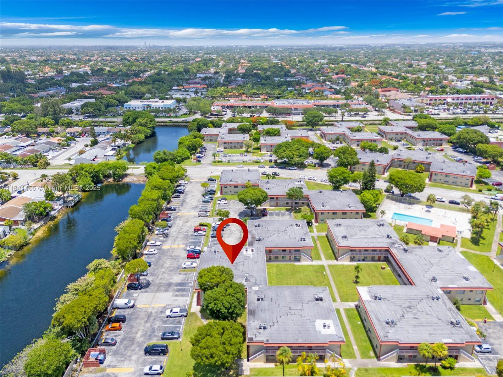 ROYALE GREEN CONDO 7 - Residential