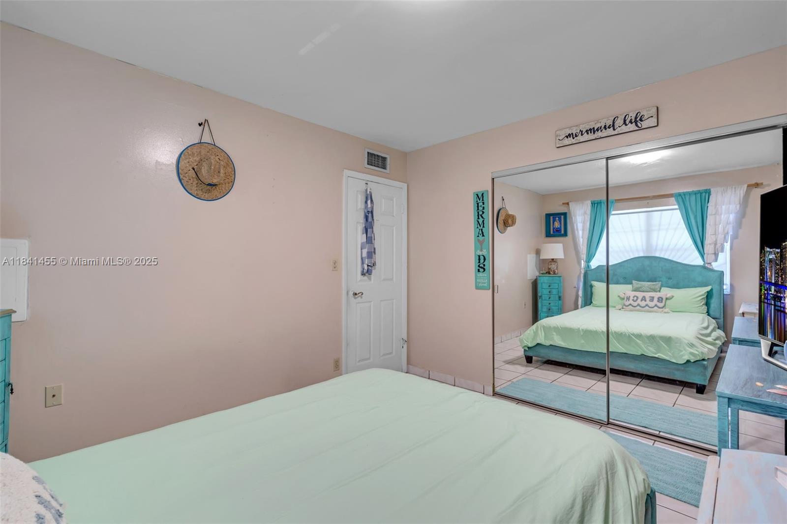 ROYALE GREEN CONDO 7 - Residential