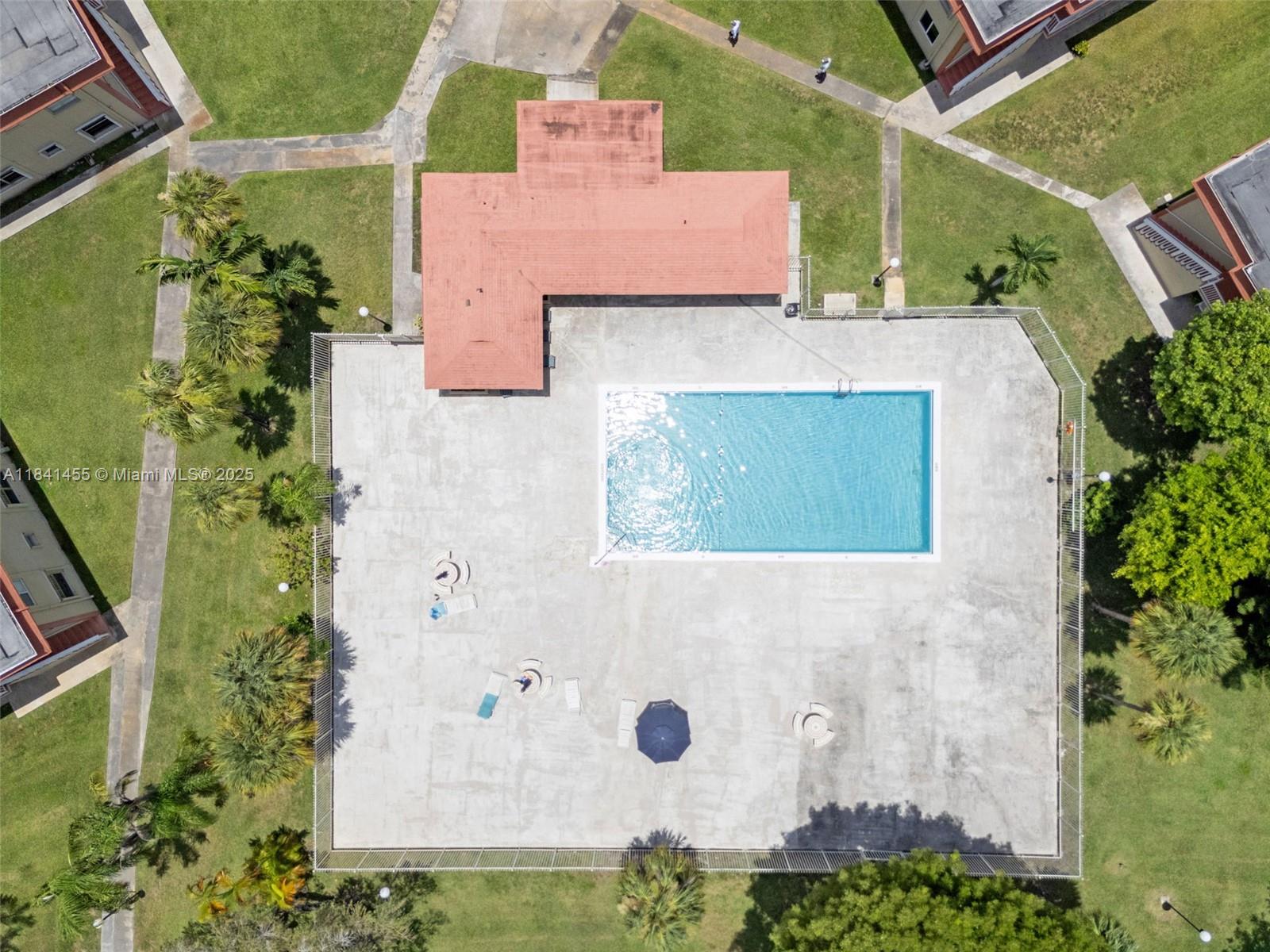 ROYALE GREEN CONDO 7 - Residential