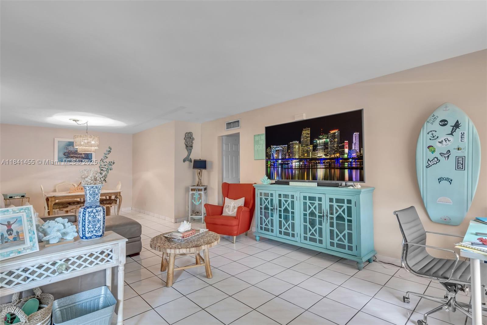 ROYALE GREEN CONDO 7 - Residential