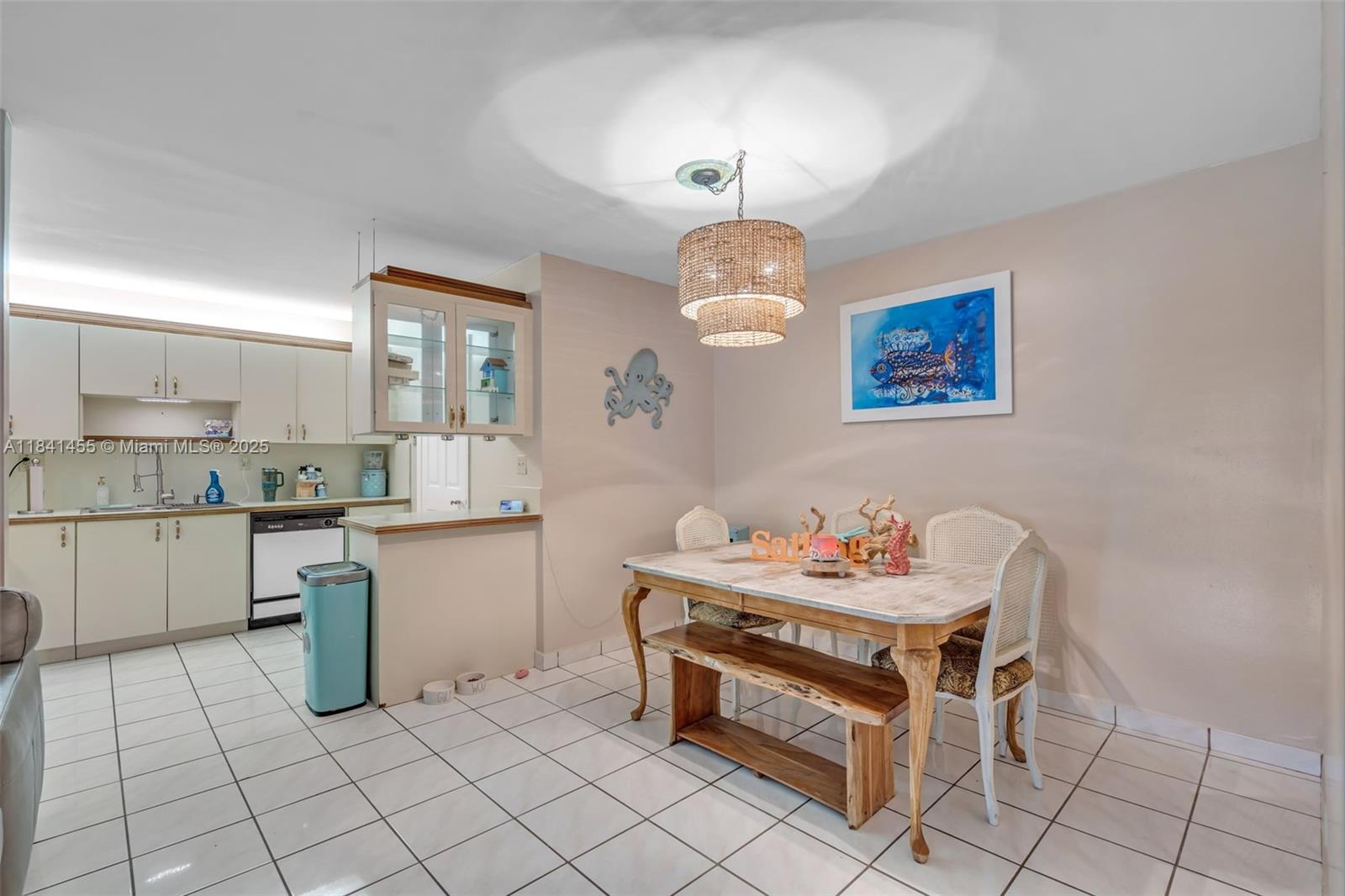 ROYALE GREEN CONDO 7 - Residential