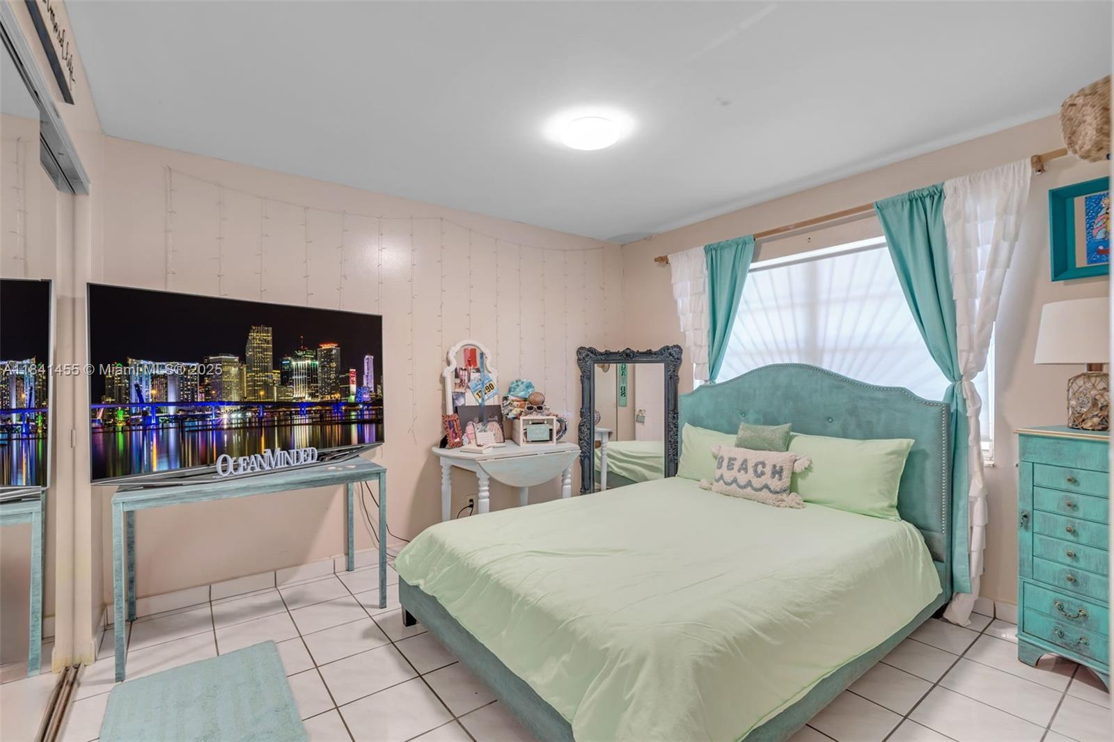 ROYALE GREEN CONDO 7 - Residential