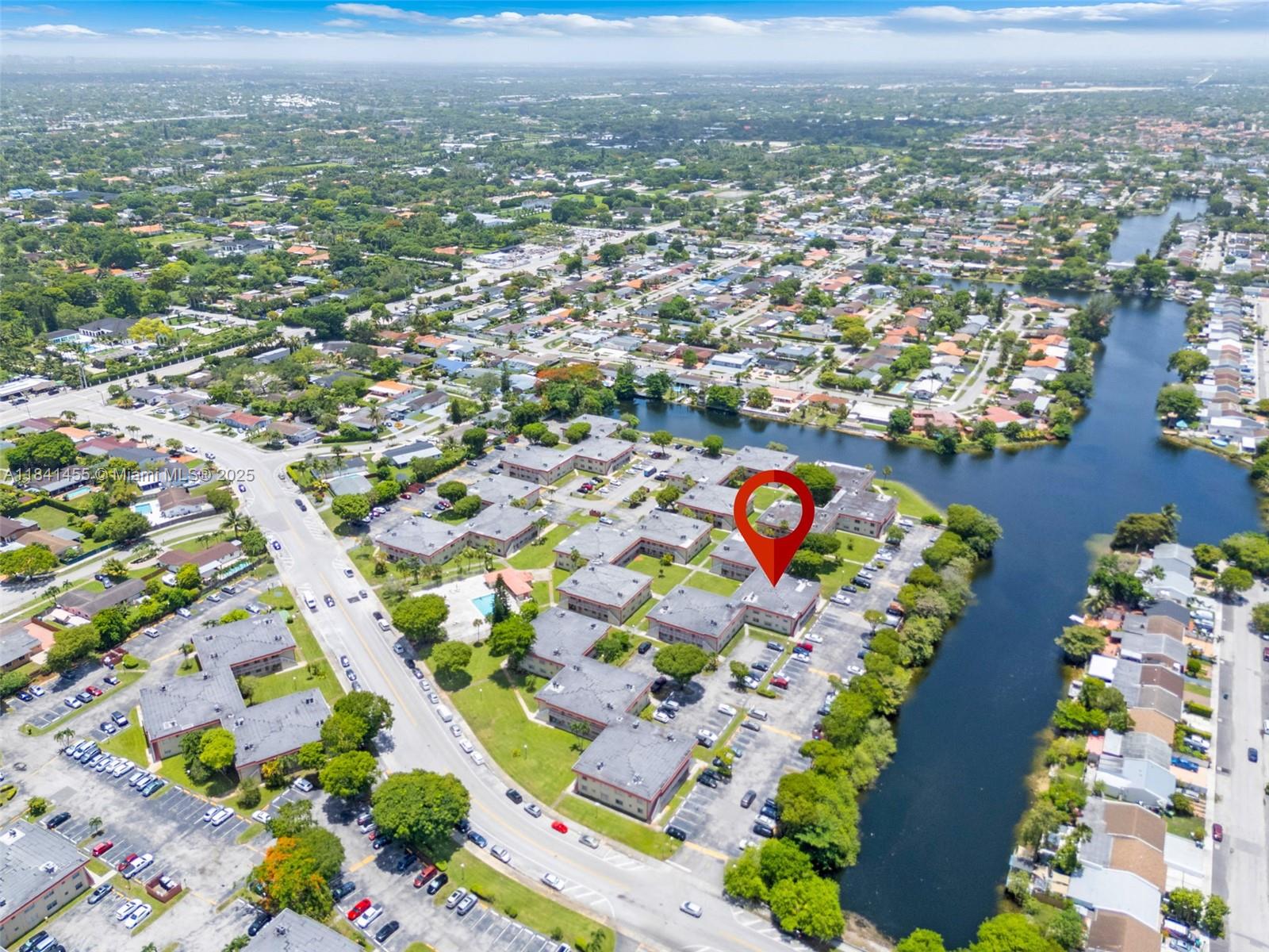 ROYALE GREEN CONDO 7 - Residential