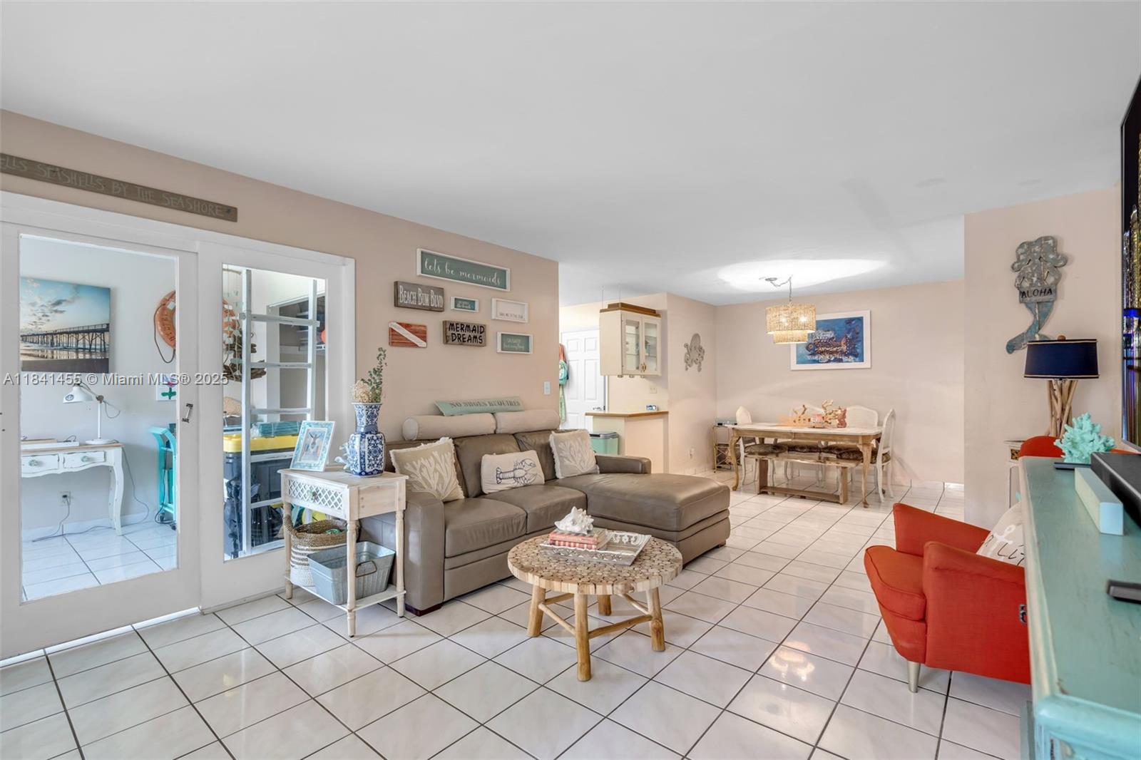 ROYALE GREEN CONDO 7 - Residential