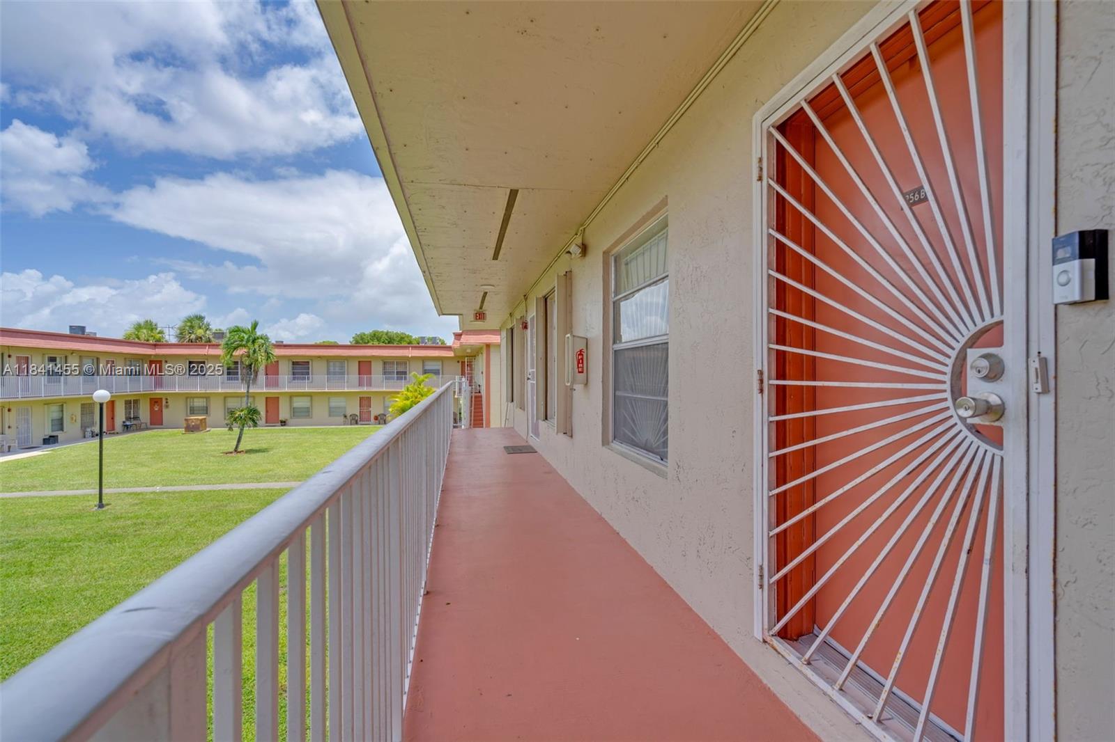 ROYALE GREEN CONDO 7 - Residential