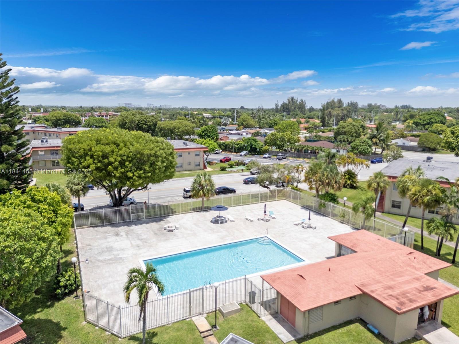 ROYALE GREEN CONDO 7 - Residential