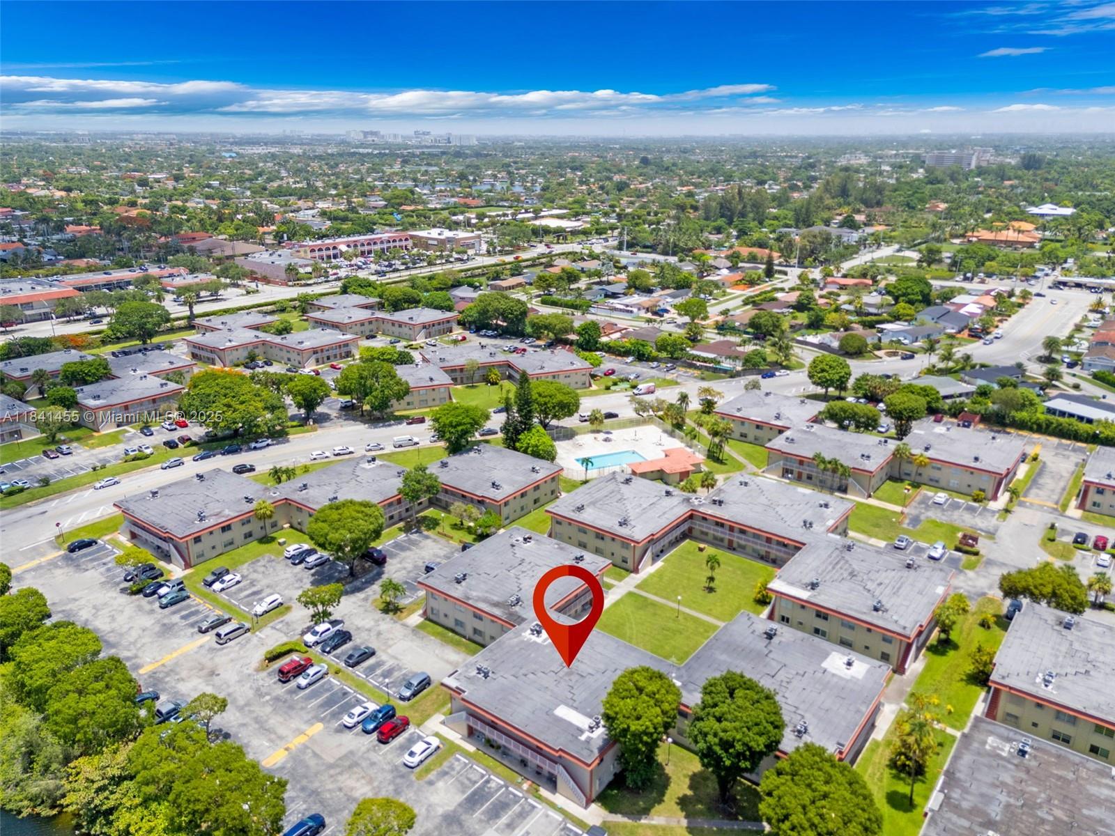 ROYALE GREEN CONDO 7 - Residential