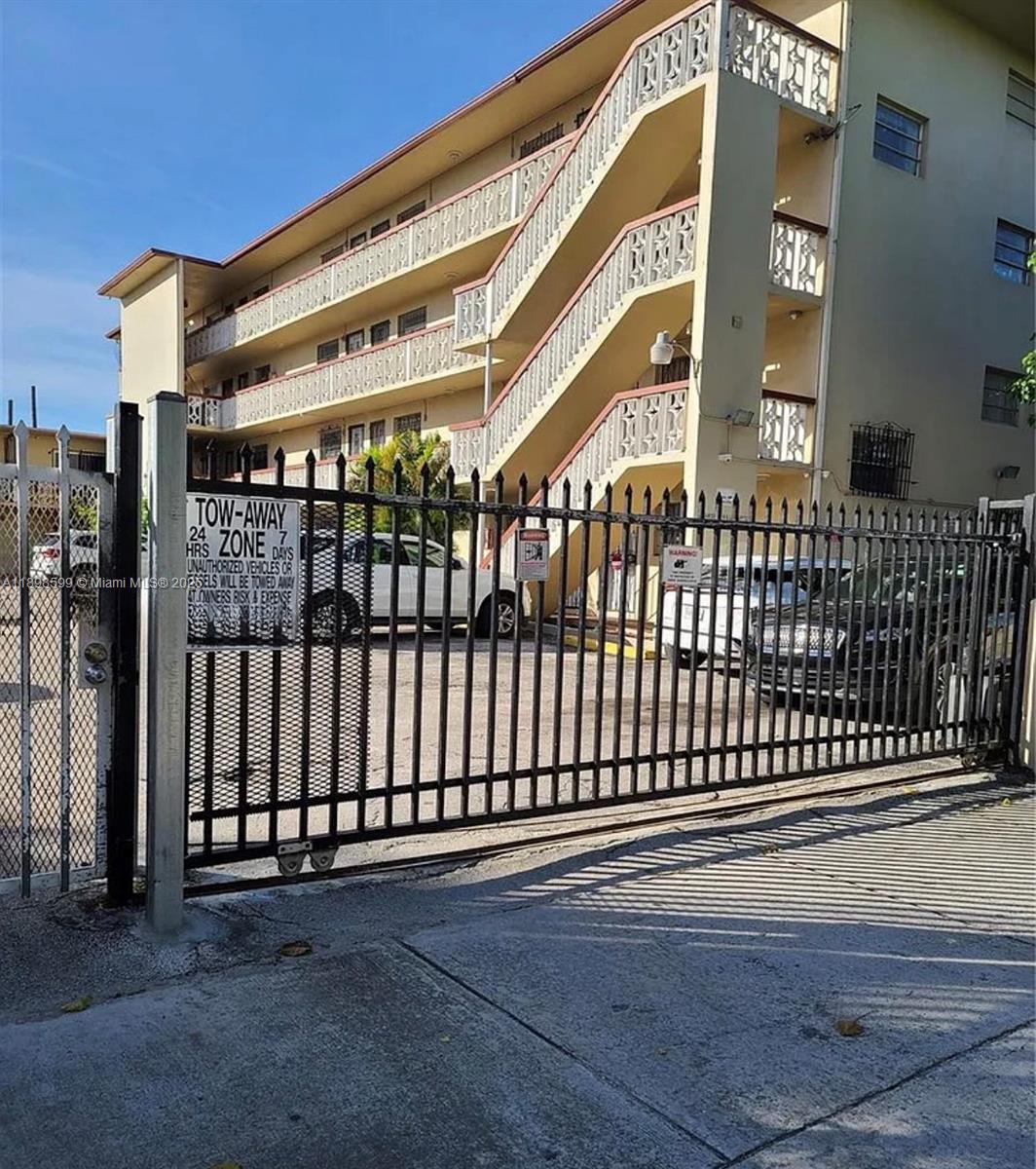 GARDEN VILLAS CONDO - Residential Lease
