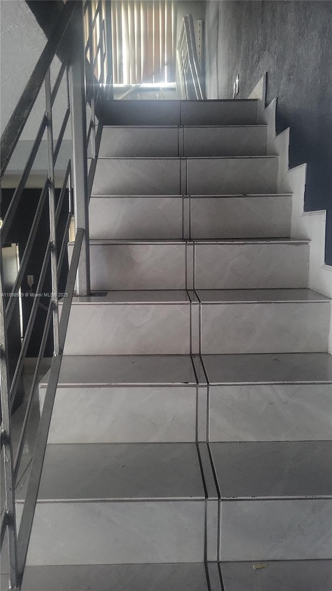 GARDEN VILLAS CONDO - Residential Lease