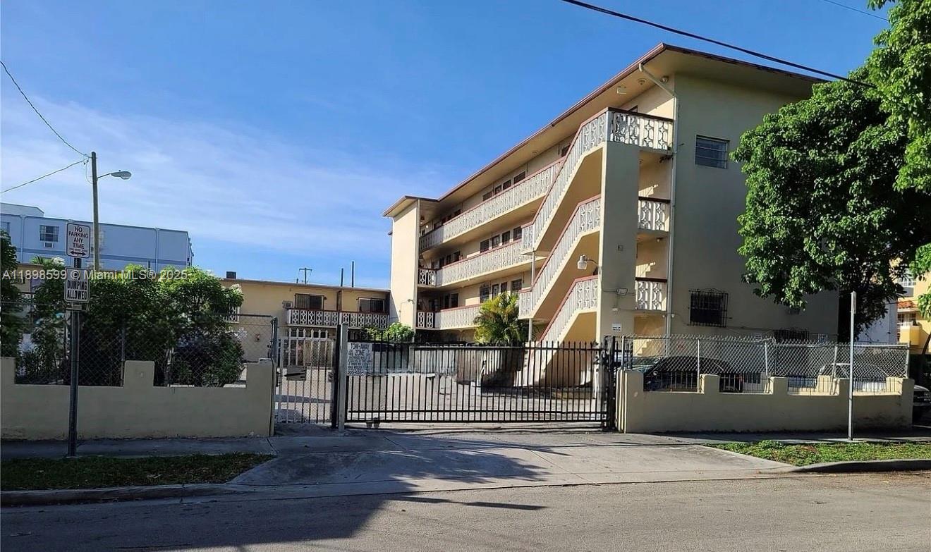 GARDEN VILLAS CONDO - Residential Lease