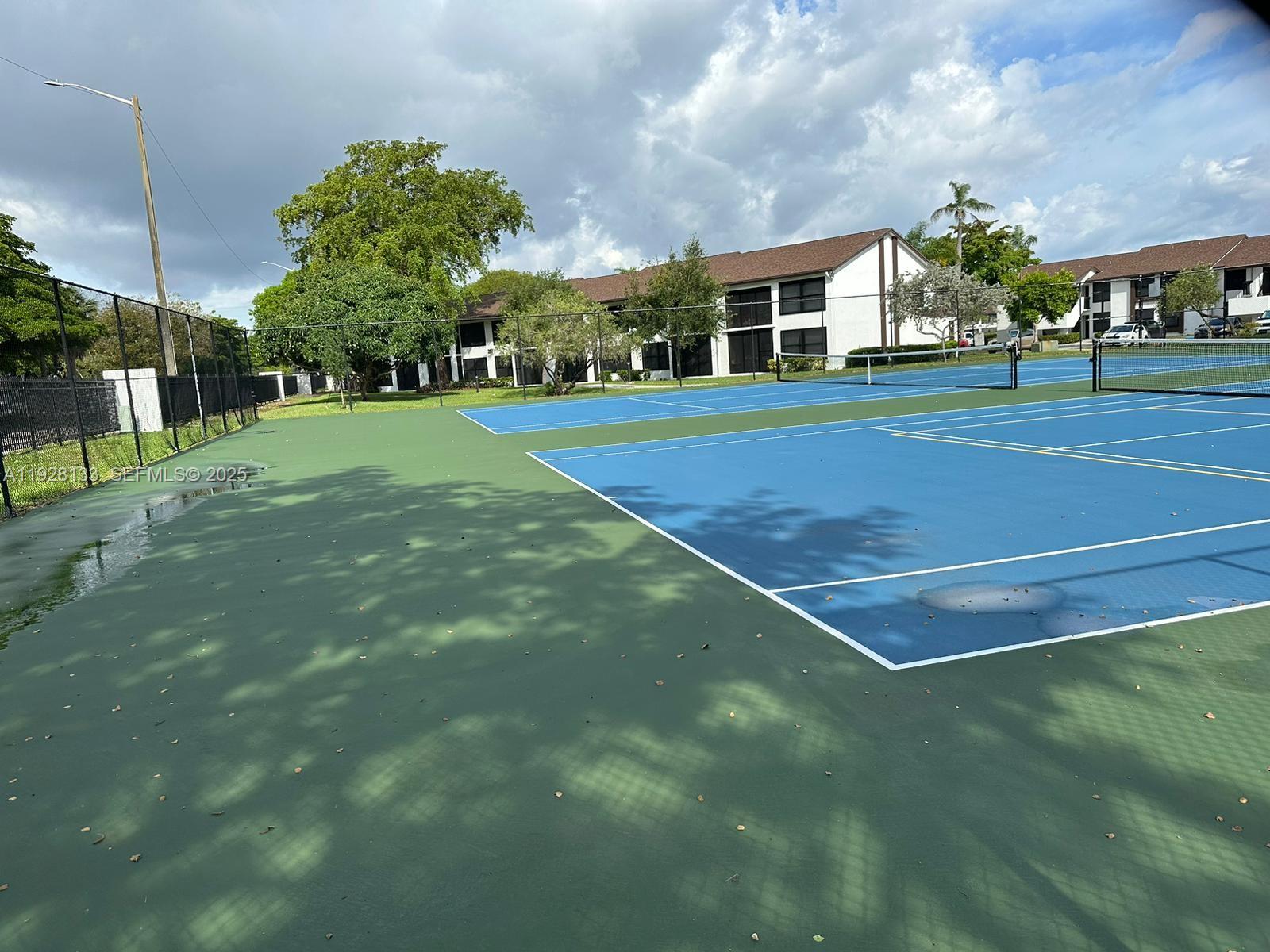 LAKE POINTE CONDOMINIUM N - Residential Lease