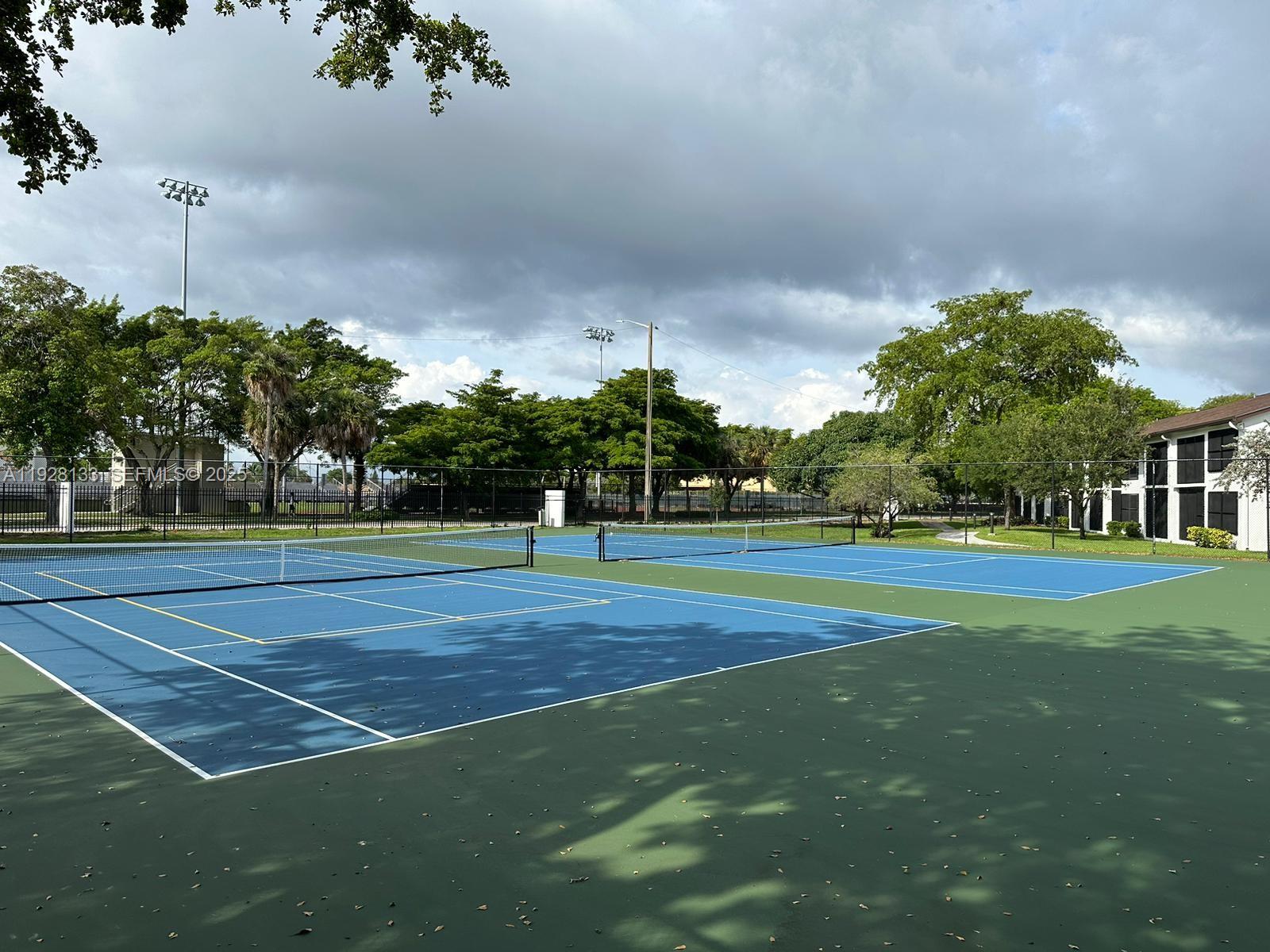 LAKE POINTE CONDOMINIUM N - Residential Lease