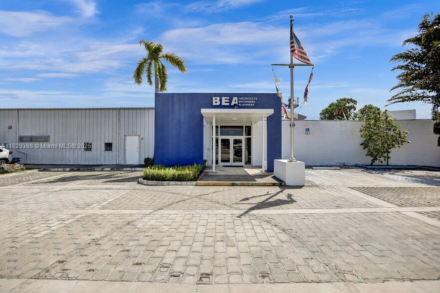 For lease: Prime industrial property located at 3075 NW S River Dr, Miami, FL 33142, offering exceptional access and visibility in one of Miami’s most active commercial corridors. This versatile space is ideal for logistics, distribution, light manufacturing, or storage, featuring high ceilings, drive-in/loading bay access, 3-phase power, and a secure gated lot with on-site parking. Zoned for industrial use, the property also includes waterfront frontage along the Miami River—a rare and valuable feature in this area. Just minutes from Miami International Airport, I-95, SR 836, and the Port of Miami, this location ensures seamless transportation and connectivity. The property is centrally positioned near Allapattah, Wynwood, and Downtown Miami, surrounded by thriving business activity.