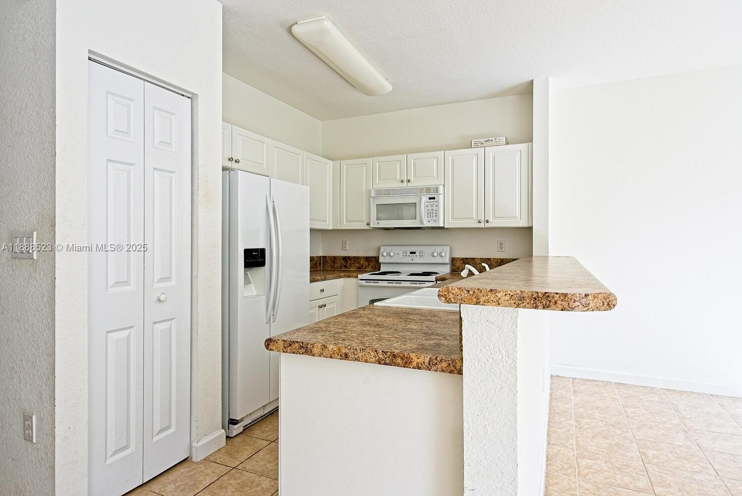 FLORIDIAN ISLES SOUTH - Residential