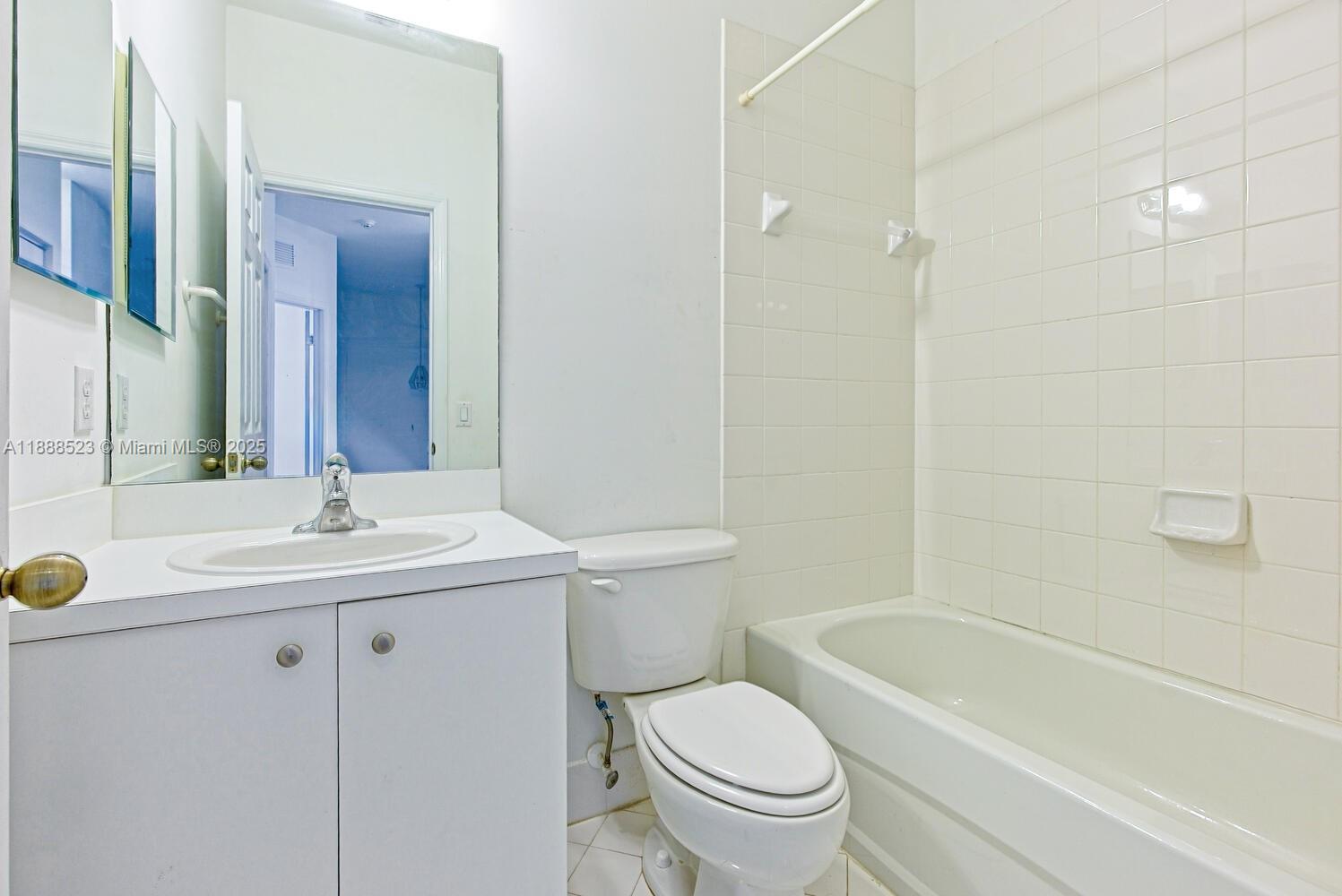 FLORIDIAN ISLES SOUTH - Residential