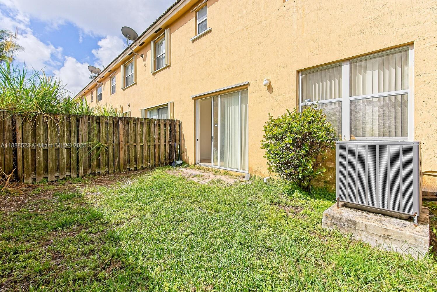 FLORIDIAN ISLES SOUTH - Residential