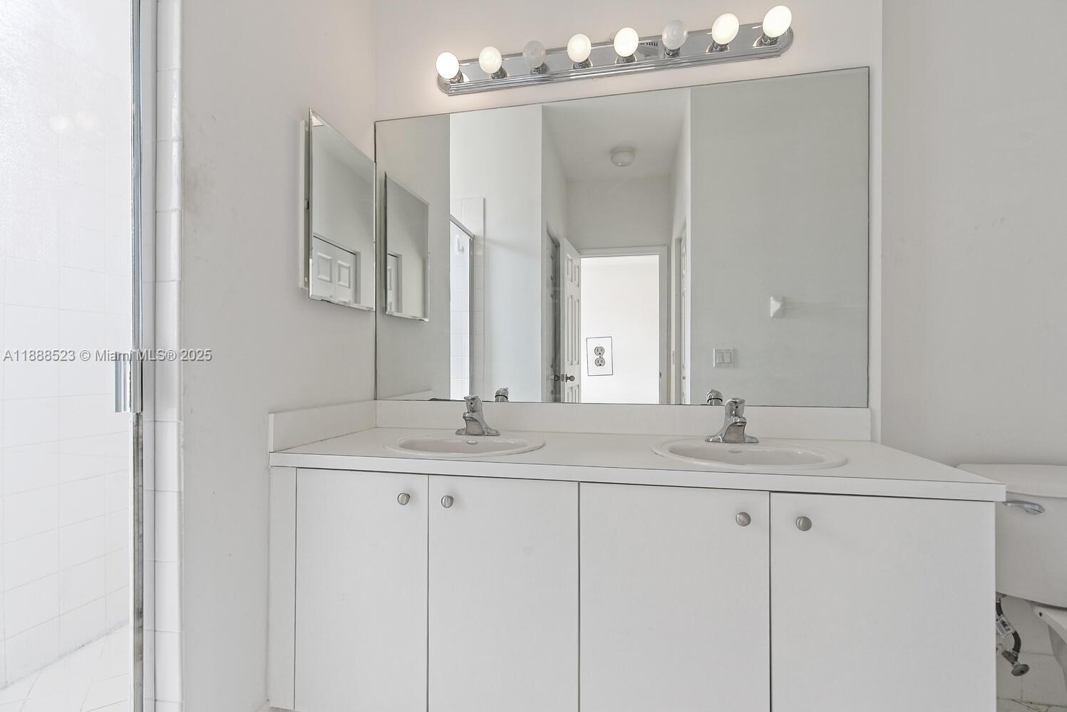 FLORIDIAN ISLES SOUTH - Residential