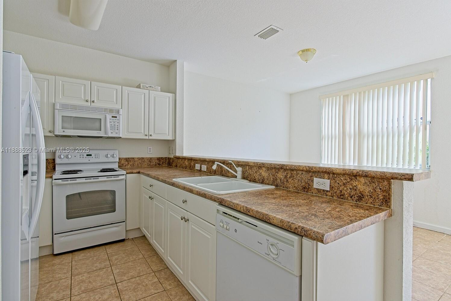 FLORIDIAN ISLES SOUTH - Residential