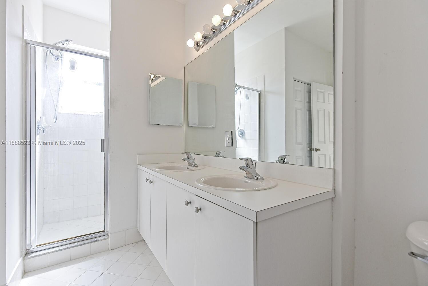 FLORIDIAN ISLES SOUTH - Residential