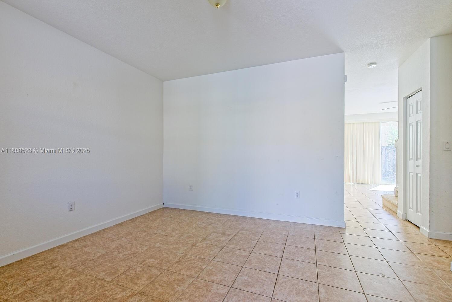 FLORIDIAN ISLES SOUTH - Residential